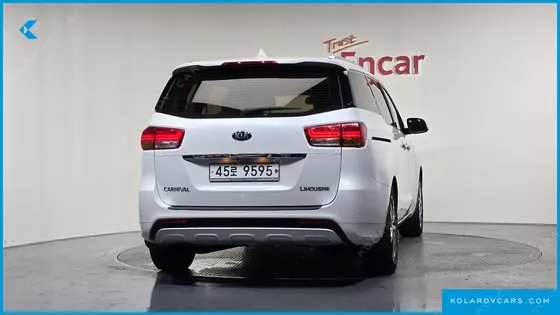 KIA CARNIVAL 7-SEATER LIMOUSINE