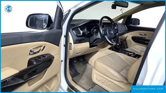 KIA CARNIVAL 7-SEATER LIMOUSINE