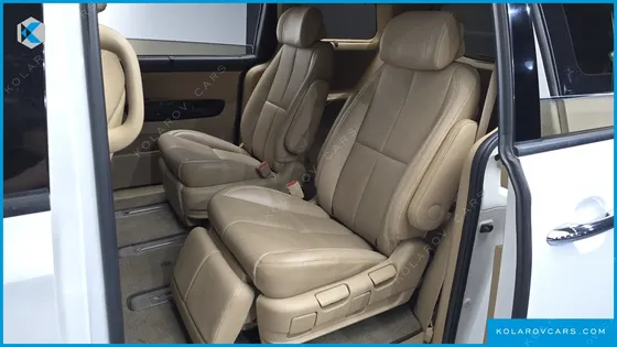 KIA CARNIVAL 7-SEATER LIMOUSINE