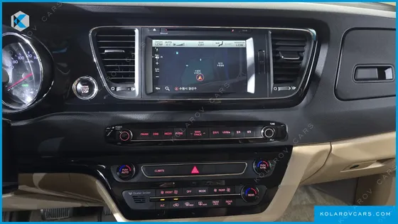 KIA CARNIVAL 7-SEATER LIMOUSINE