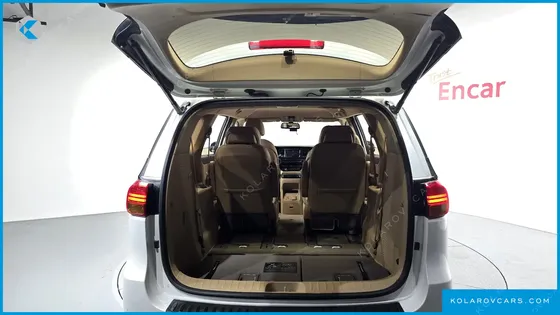 KIA CARNIVAL 7-SEATER LIMOUSINE