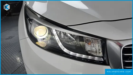 KIA CARNIVAL 7-SEATER LIMOUSINE