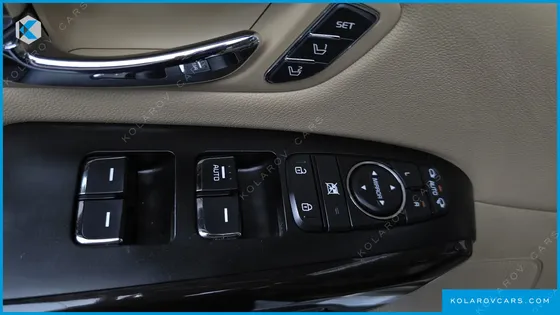 KIA CARNIVAL 7-SEATER LIMOUSINE