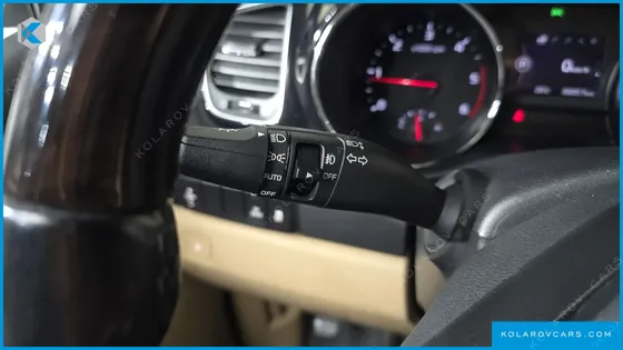 KIA CARNIVAL 7-SEATER LIMOUSINE