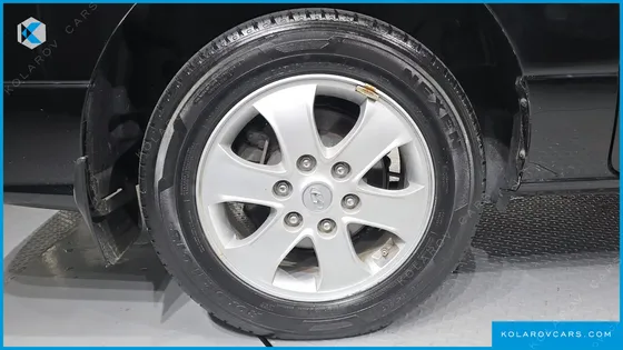 HYUNDAI STAREX 4WD WAGON 12-SEATER