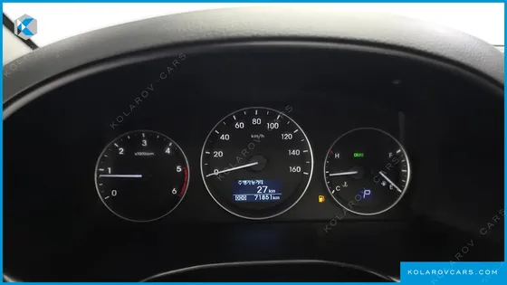 HYUNDAI STAREX 4WD WAGON 12-SEATER