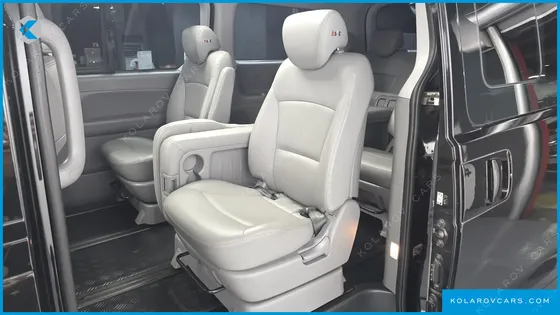 HYUNDAI STAREX 4WD WAGON 12-SEATER