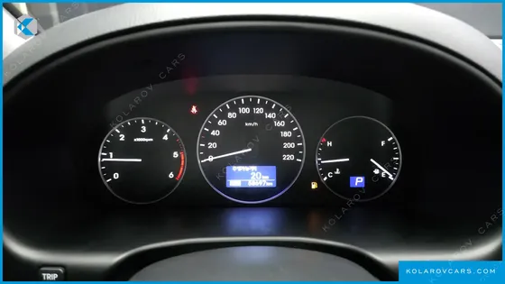 HYUNDAI STAREX VAN 5-SEATER