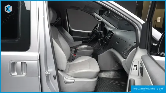 HYUNDAI STAREX VAN 5-SEATER