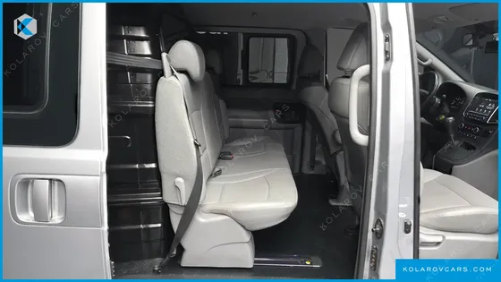 HYUNDAI STAREX VAN 5-SEATER