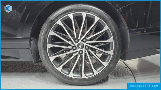 HYUNDAI GRANDEUR 2,5 GASOLINE 2WD
