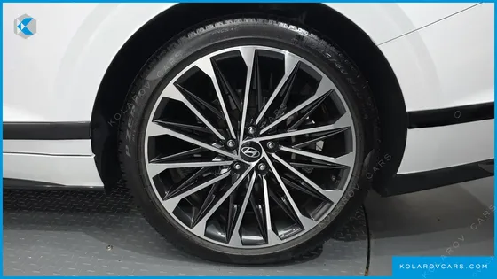 HYUNDAI GRANDEUR 3,5 GASOLINE 4WD