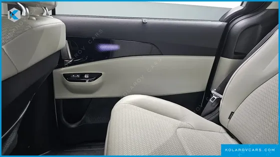 KIA CARNIVAL 7-SEATER SIGNATURE