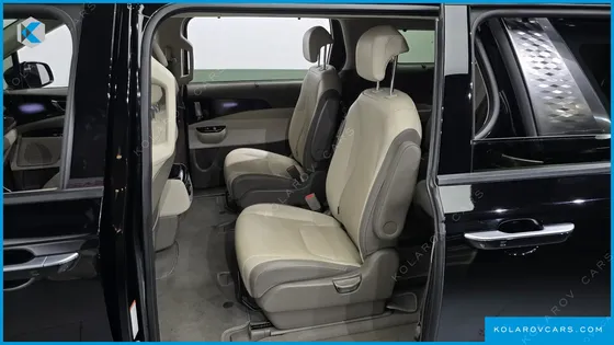 KIA CARNIVAL 9-SEATER SIGNATURE