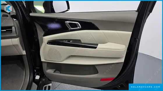 KIA CARNIVAL 9-SEATER SIGNATURE
