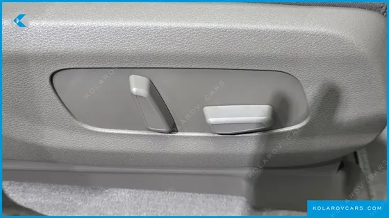 KIA CARNIVAL 9-SEATER SIGNATURE