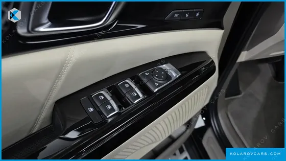 KIA CARNIVAL 9-SEATER SIGNATURE