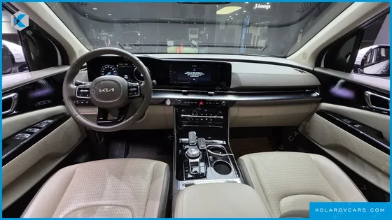 KIA CARNIVAL GASOLINE 7-SEATER HI-LIMOUSINE