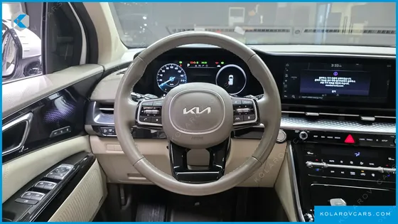 KIA CARNIVAL GASOLINE 7-SEATER HI-LIMOUSINE
