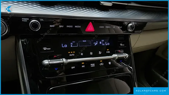 KIA CARNIVAL GASOLINE 7-SEATER HI-LIMOUSINE