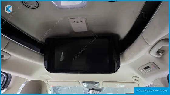 KIA CARNIVAL GASOLINE 7-SEATER HI-LIMOUSINE