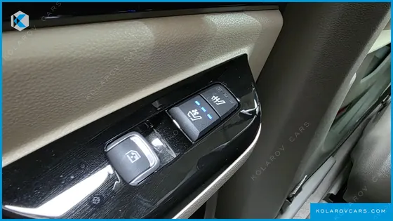 KIA CARNIVAL GASOLINE 7-SEATER HI-LIMOUSINE