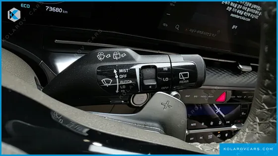 KIA CARNIVAL GASOLINE 7-SEATER HI-LIMOUSINE