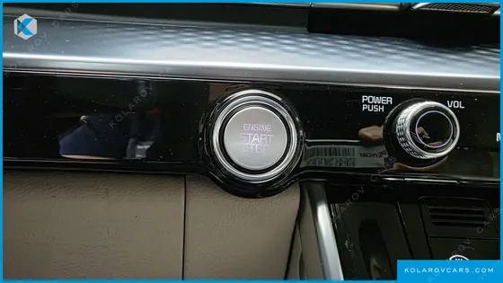 KIA CARNIVAL GASOLINE 7-SEATER HI-LIMOUSINE