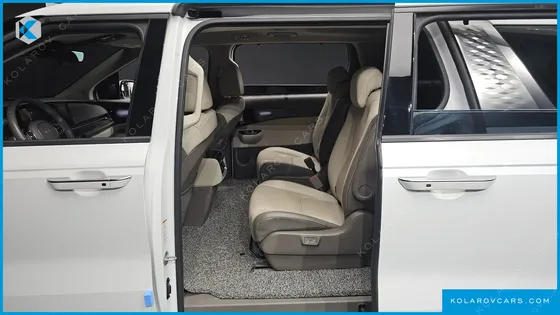 KIA CARNIVAL 9-SEATER SIGNATURE