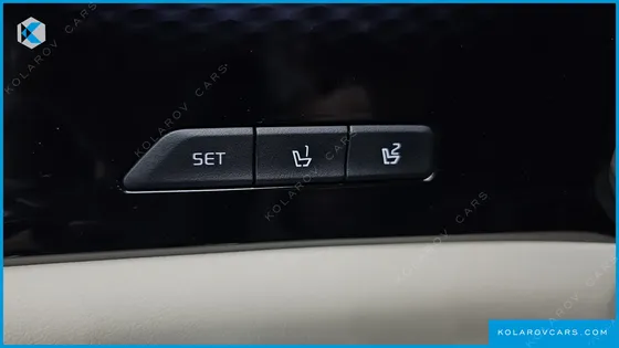 KIA CARNIVAL 9-SEATER SIGNATURE
