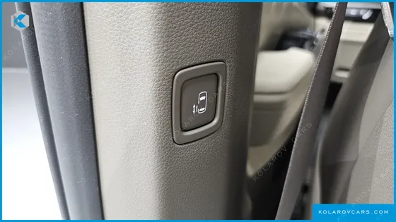 KIA CARNIVAL 9-SEATER SIGNATURE