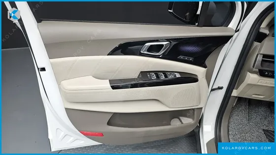KIA CARNIVAL 9-SEATER SIGNATURE