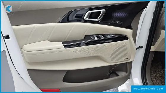 KIA CARNIVAL GASOLINE 7-SEATER HI-LIMOUSINE