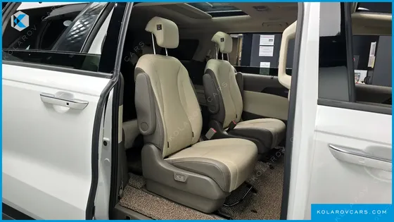 KIA CARNIVAL 9-SEATER SIGNATURE