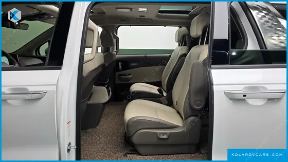 KIA CARNIVAL 9-SEATER SIGNATURE