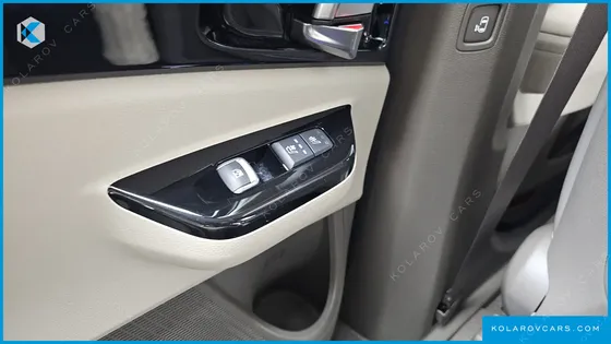 KIA CARNIVAL 7-SEATER SIGNATURE