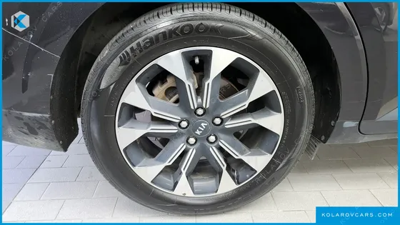 KIA CARNIVAL 7-SEATER SIGNATURE