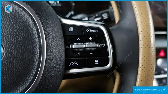 KIA CARNIVAL 7-SEATER SIGNATURE