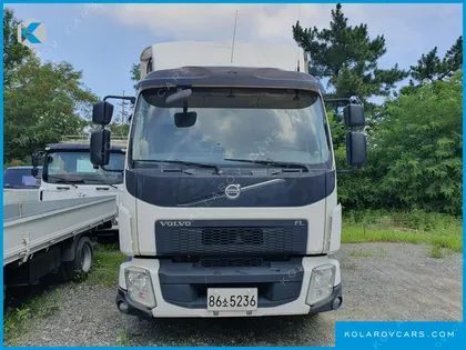 VOLVO CARGO TRUCK 4X2
