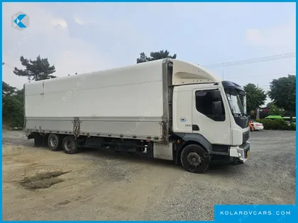 VOLVO CARGO TRUCK 4X2