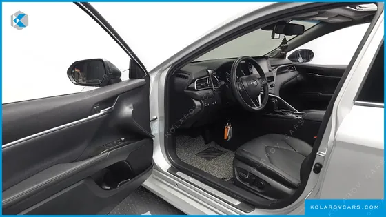 TOYOTA CAMRY 2.5 XLE HYBRID