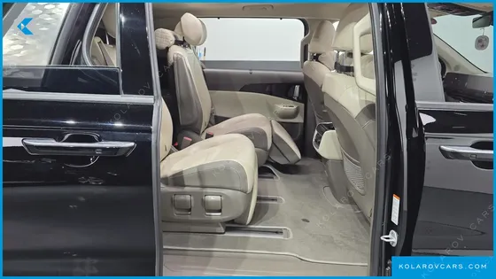 KIA CARNIVAL GASOLINE 7-SEATER SIGNATURE