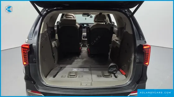 KIA CARNIVAL GASOLINE 7-SEATER SIGNATURE