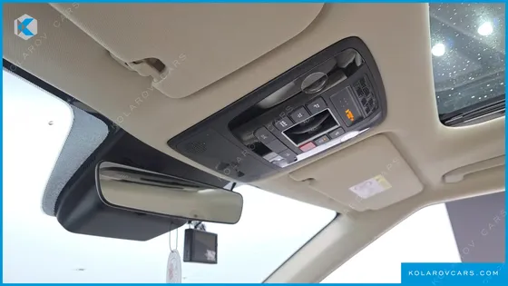 KIA CARNIVAL GASOLINE 7-SEATER SIGNATURE