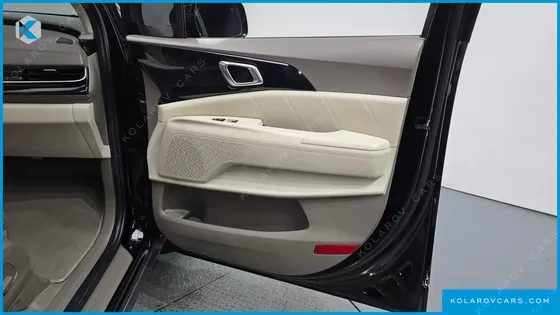 KIA CARNIVAL GASOLINE 7-SEATER SIGNATURE