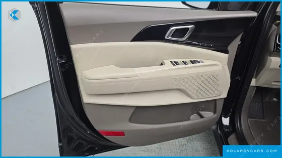 KIA CARNIVAL GASOLINE 7-SEATER SIGNATURE