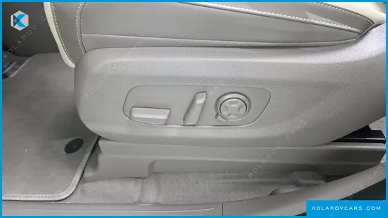 KIA CARNIVAL GASOLINE 7-SEATER SIGNATURE