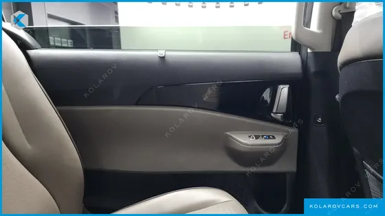 KIA CARNIVAL GASOLINE 9-SEATER GRAVITY