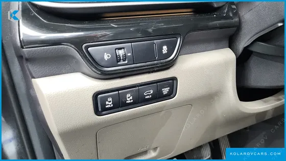 KIA CARNIVAL GASOLINE 9-SEATER GRAVITY