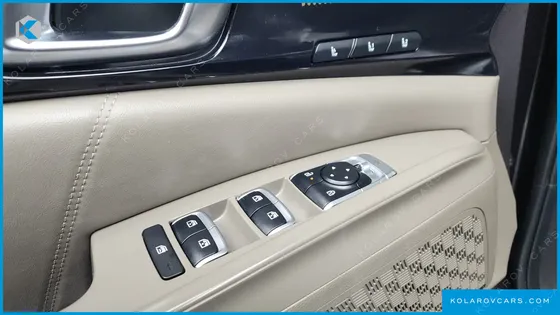 KIA CARNIVAL GASOLINE 9-SEATER GRAVITY